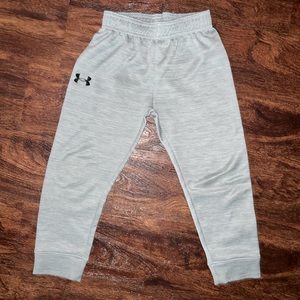 Boys under Armour bottoms